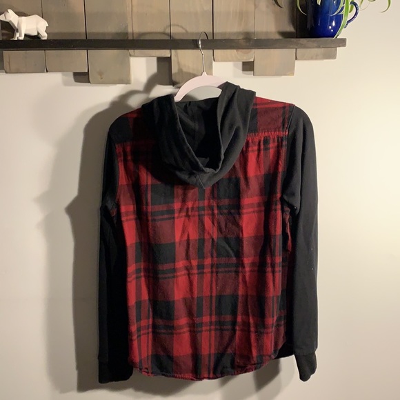 Plaid shirt with hood and buttons - Picture 4 of 4